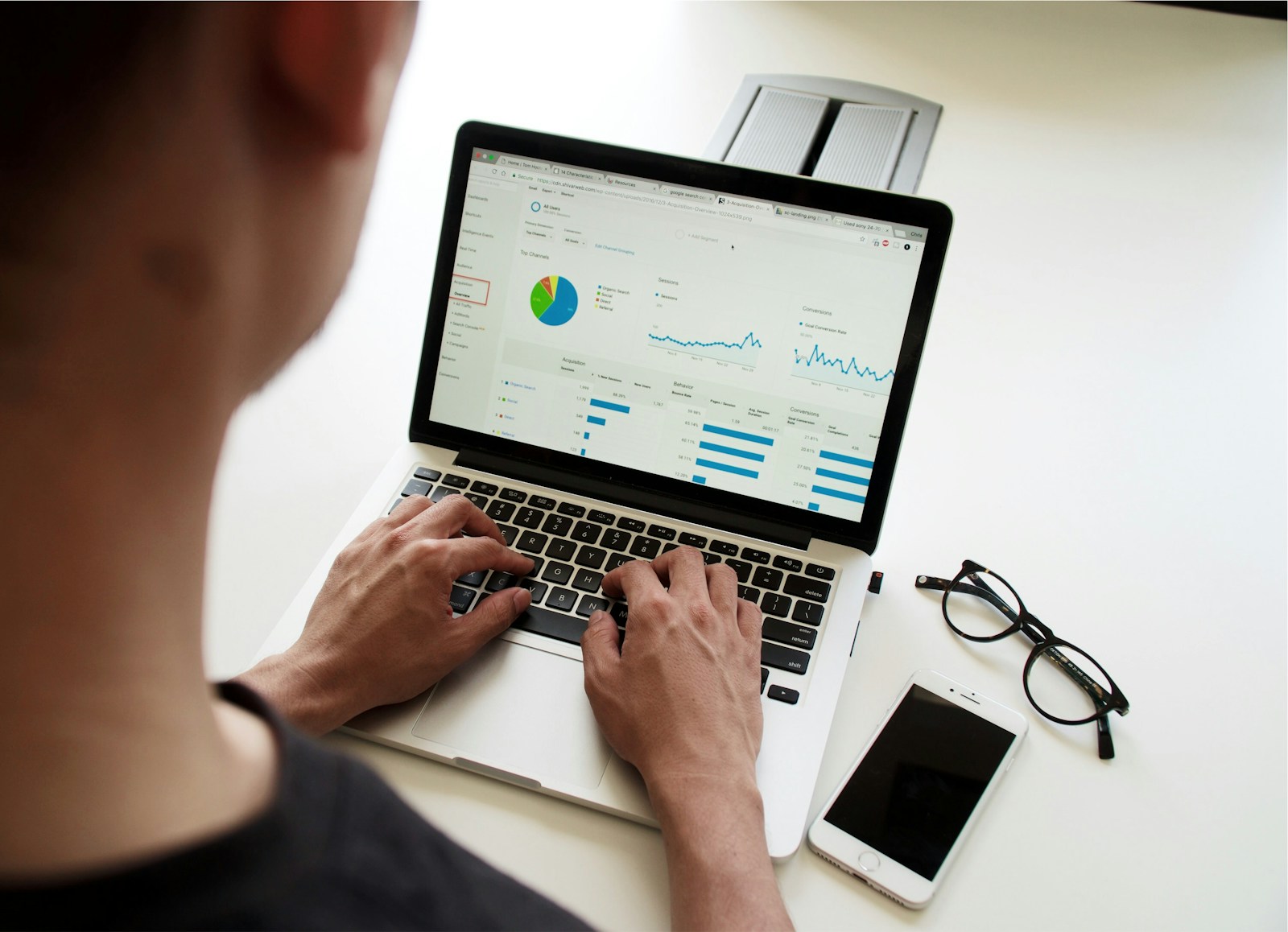 Indicadores y evidencia de auditoría en SIM4